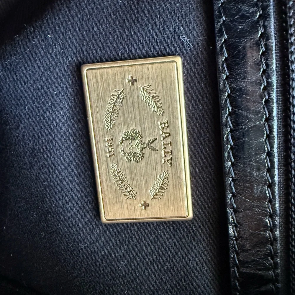 Bally Oversize Tamara 
Elegant Black Leather EUC Big Mama of Bags - Picture 9 of 12